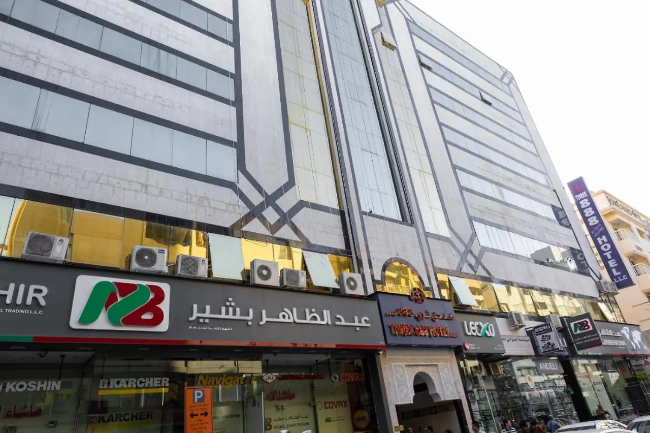 Three 888 Hotel Dubái